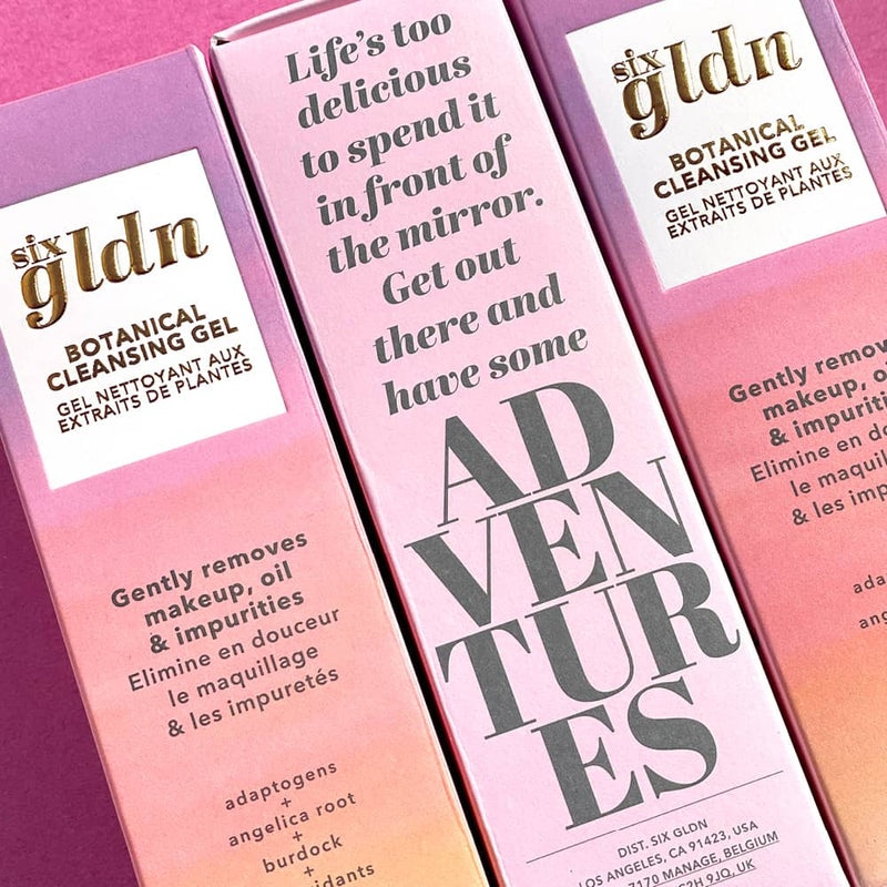 Deep clean, calm and soften skin in 60 seconds. Formulated with an exclusive complex of superherbs our uniquely hydrating gel formula foams up to rinse away makeup, SPF and impurities without drying or stripping the barrier. Leaves skin velvety soft, fresh and glowing.